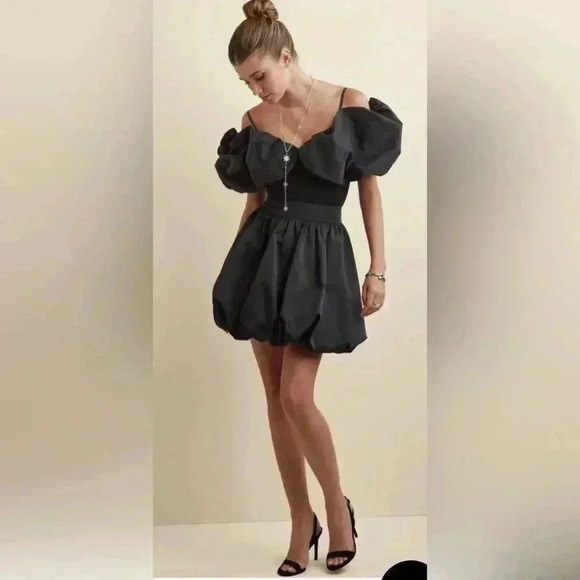 VENUS Dresses & Skirts - Black Pleated Taffeta Mini Bubble Skirt size 6 NWOT